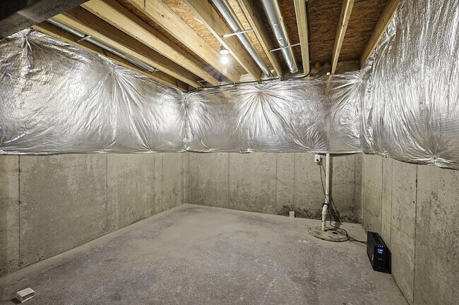 Building Photo - 6545 Cannondale Dr