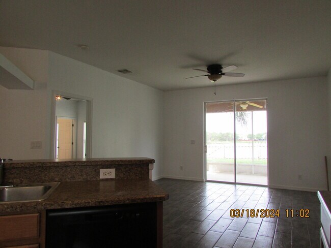 Building Photo - 2089 Maeve Cir