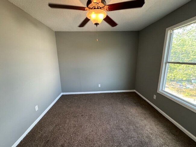 Building Photo - Barren Spring Condos LLC