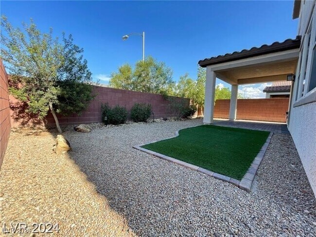 Building Photo - 6402 Dollis Hill St