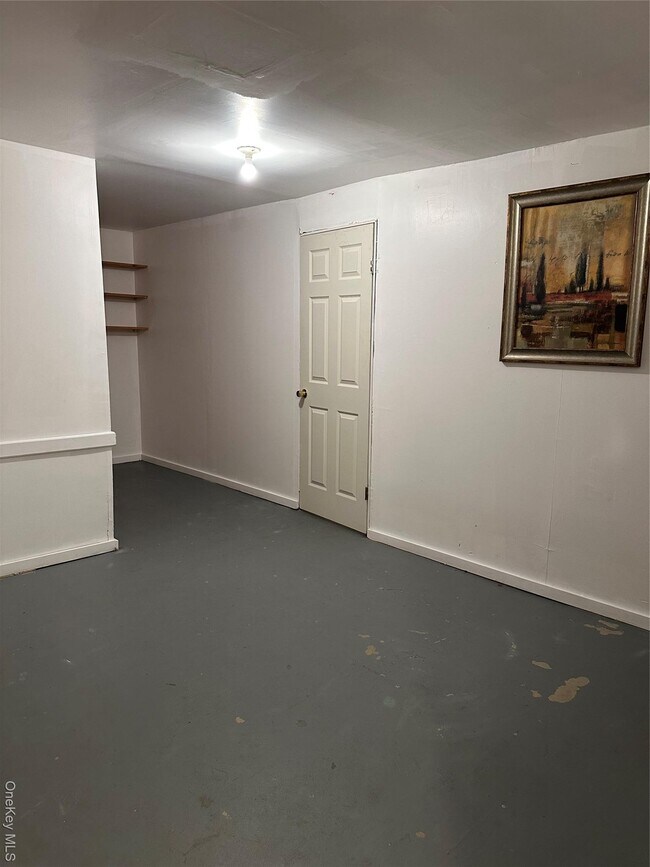 Building Photo - 4 Marian Ct