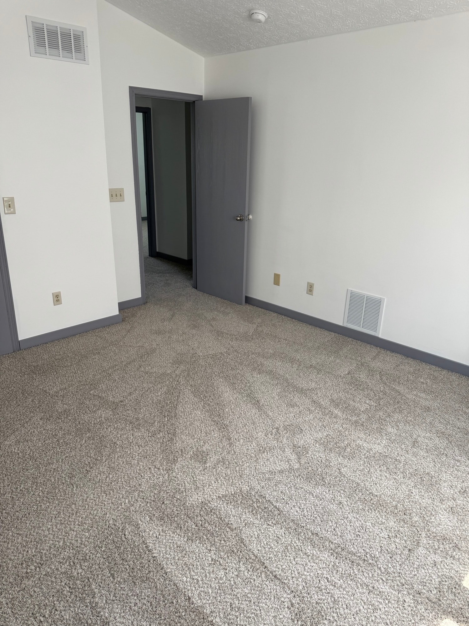 Building Photo - 475 Broadview Ct