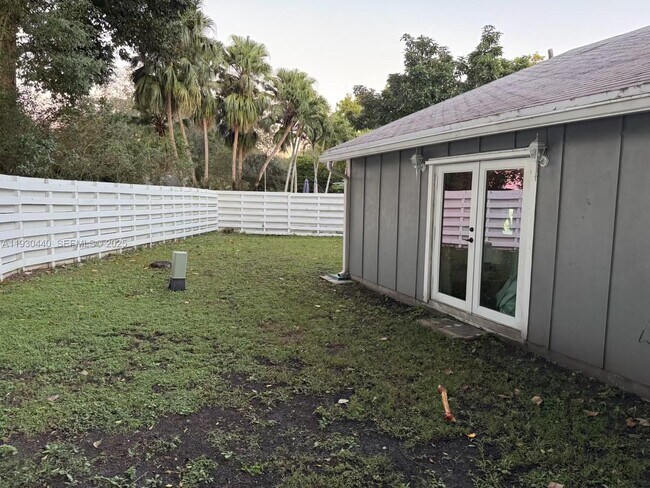 Building Photo - 15120 SW 141st Pl