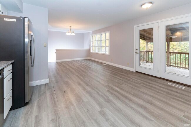 Building Photo - 7877 Marywood Dr