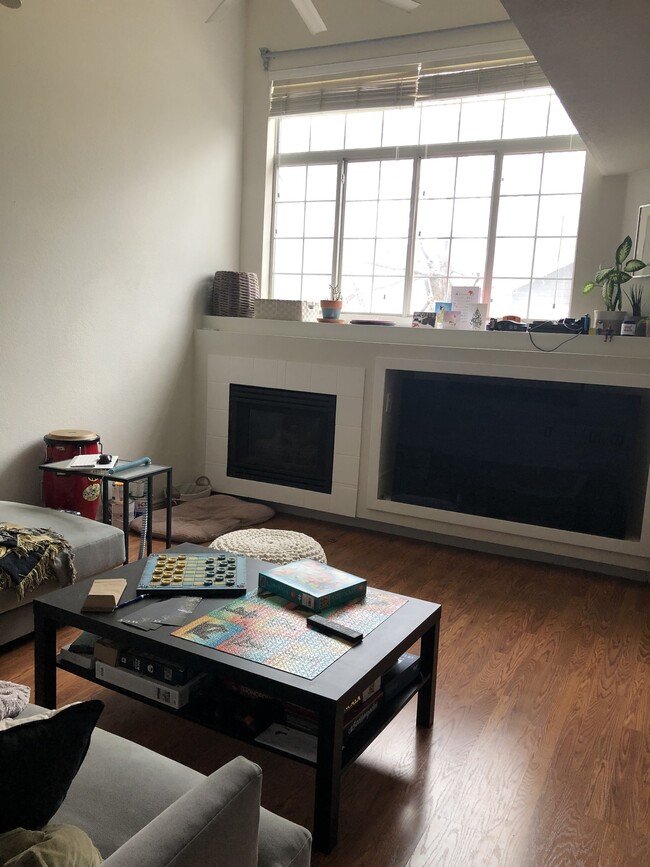 Building Photo - Private Room/Bathroom in Townhouse Arvada/Westminster