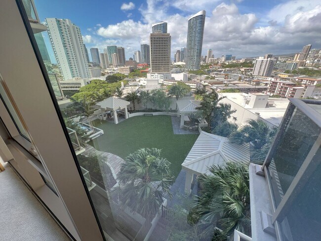 Building Photo - SKY ALA MOANA ONE BEDROOM AVAILABLE NOW