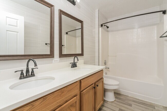 Building Photo - 178 Anzio Dr