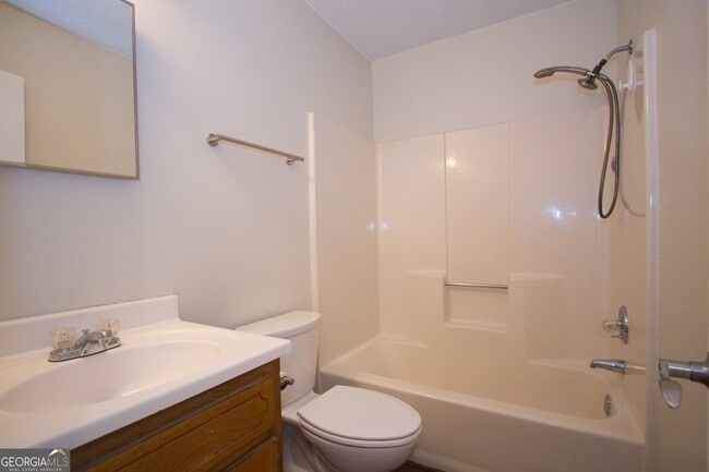 Building Photo - 4656 Bristol Dr SE