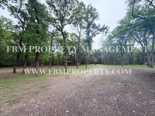 Building Photo - 338 Post Oak Dr