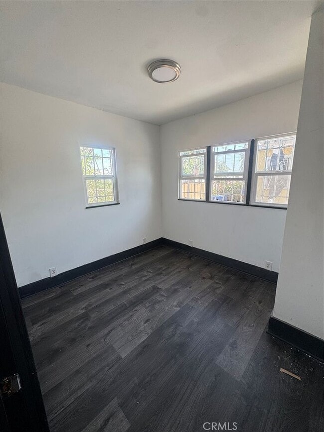 Building Photo - 146 W 58th St