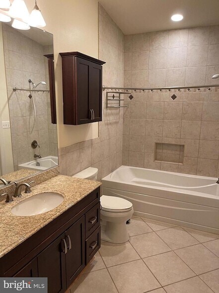 Building Photo - 118 Quaint Acres Dr