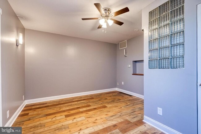 Building Photo - 422 Folcroft St