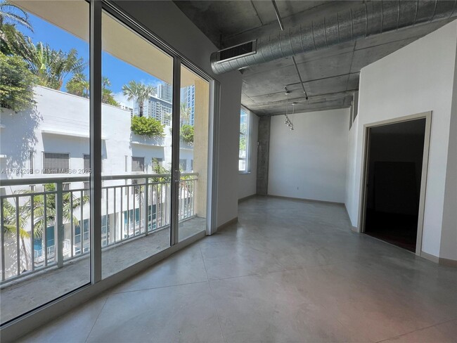 Building Photo - 2001 Biscayne Blvd