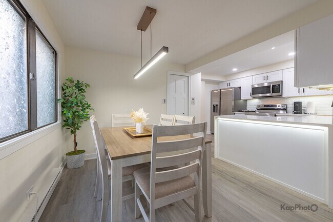 Building Photo - 6612 W 64th Pl