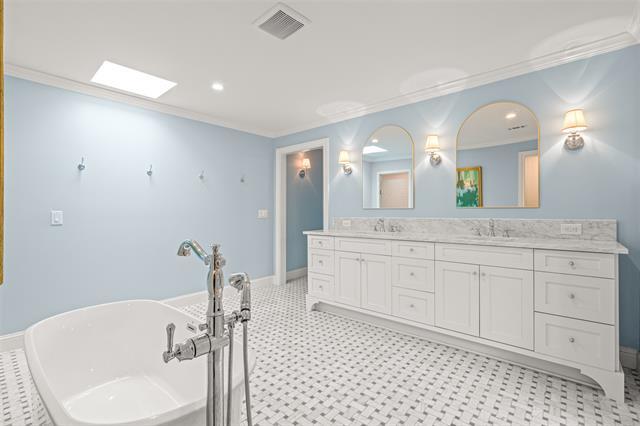 Building Photo - 508 N Bailey Ave