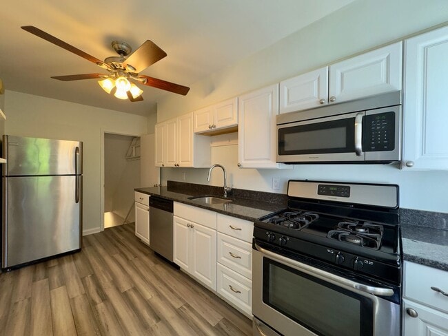 Building Photo - Charming 3 Bedroom/1 Bathroom Townhome in Rodgers Forge Neighborhood, MD!
