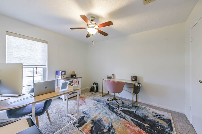 Building Photo - 4030 Bentley Dr