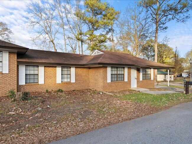 Building Photo - 801 4th Ave E