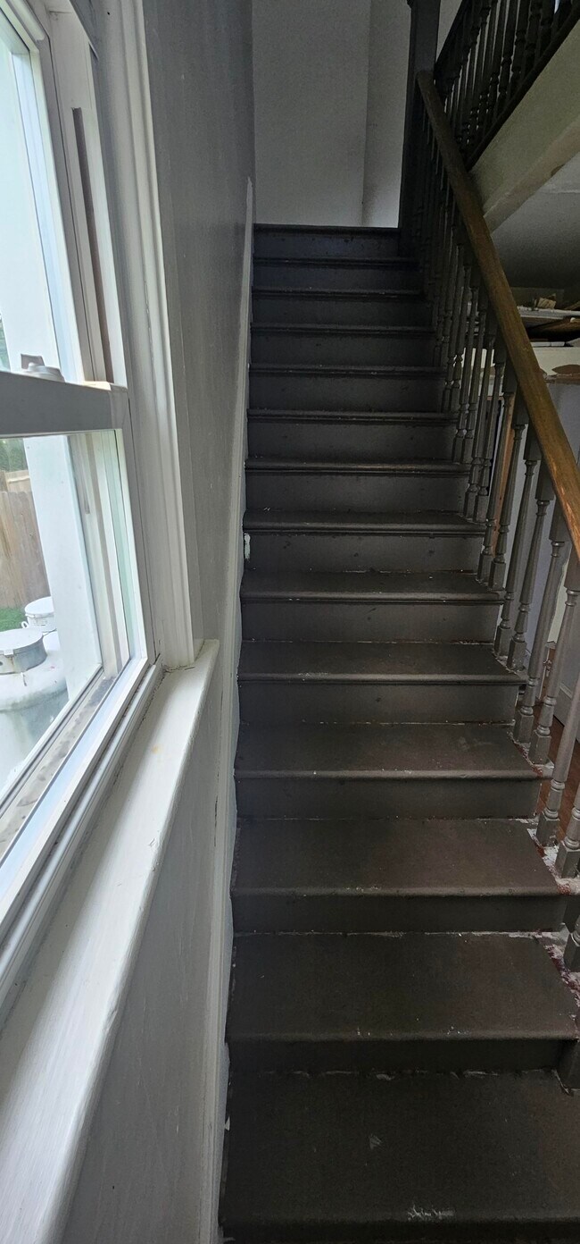 Stairwell to apt - 38 River St