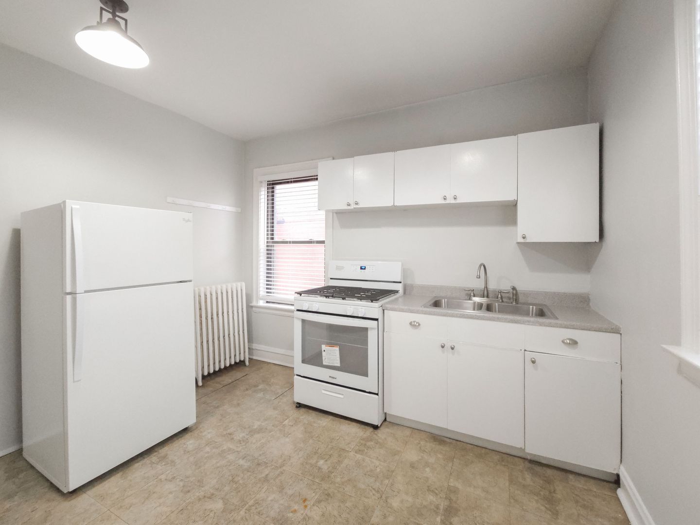 Building Photo - 2342 W School St