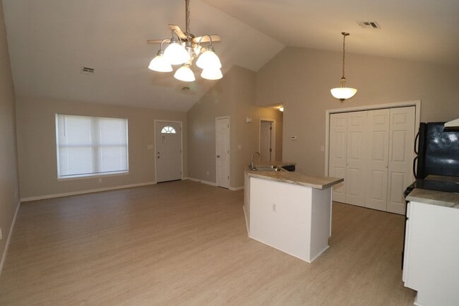 Building Photo - 1304 N Jefferson St