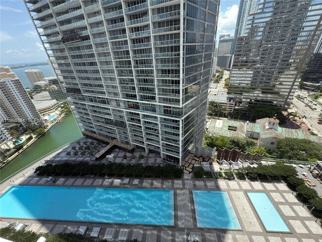 Building Photo - 475 Brickell Ave