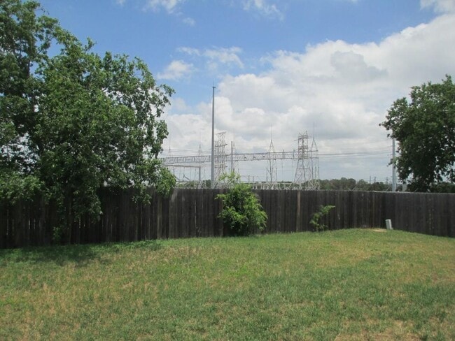 Building Photo - 1214 Doonesbury Dr