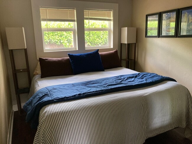 Building Photo - Fully Furnished Cottage in Camas Available for 7 Months!