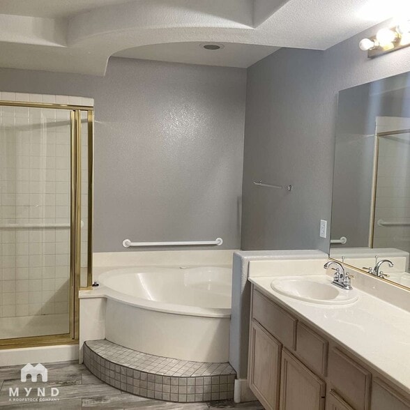 Building Photo - 9054 Claretta Dr