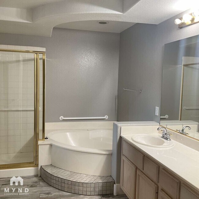 Building Photo - 9054 Claretta Dr