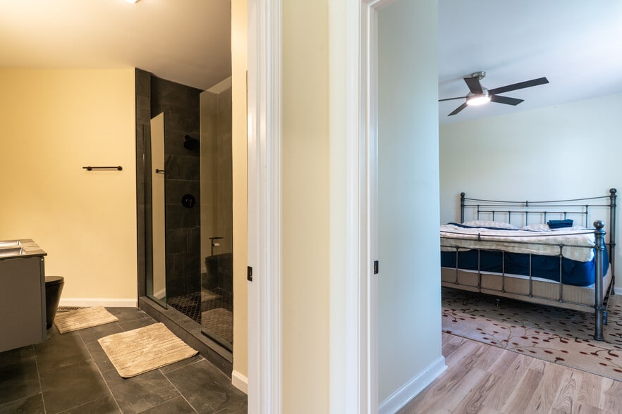 Bathroom and bedroom - 331 N 26th St