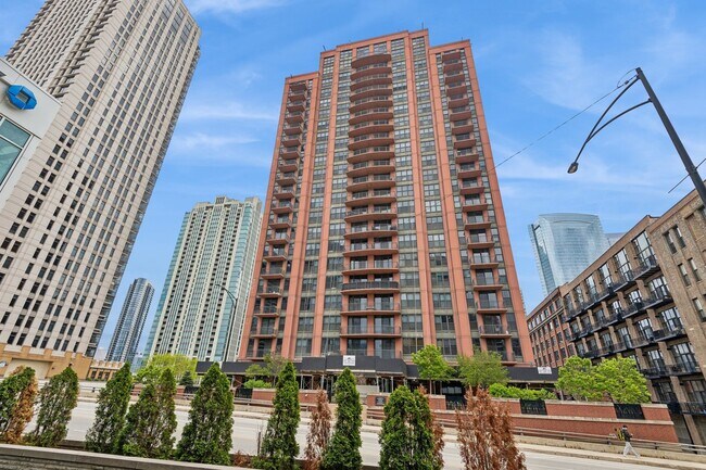 Building Photo - 650 W Wayman St