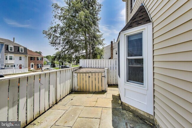 Building Photo - 20117 Locustdale Dr