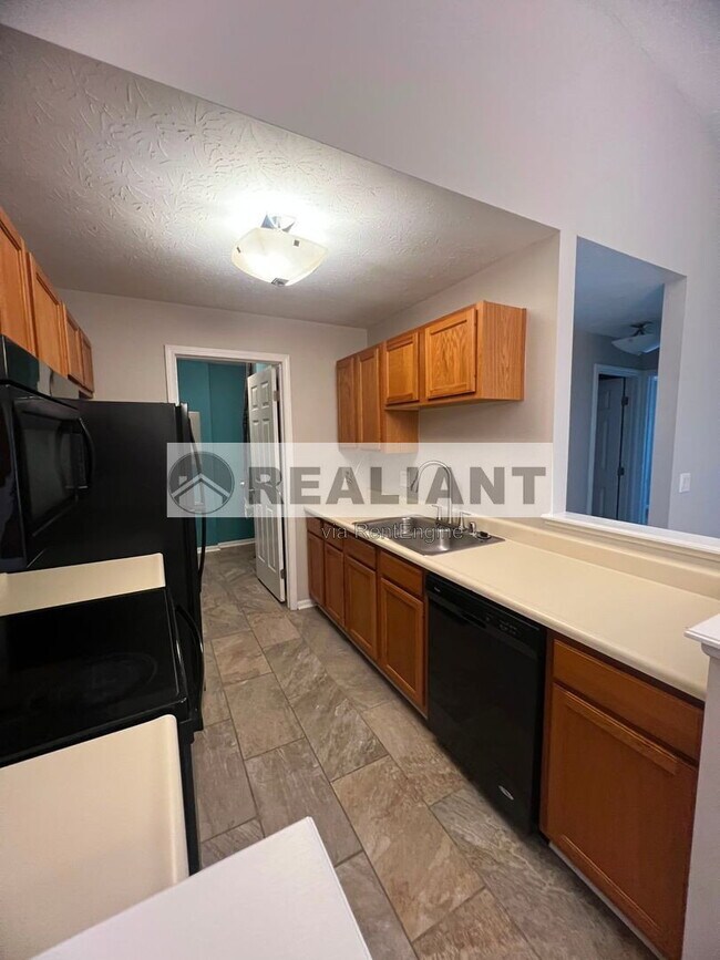 Building Photo - 159 Green River Dr