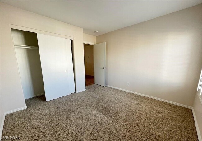 Building Photo - 913 Dancing Rain Ct
