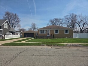 Building Photo - 133 Halstead Ave