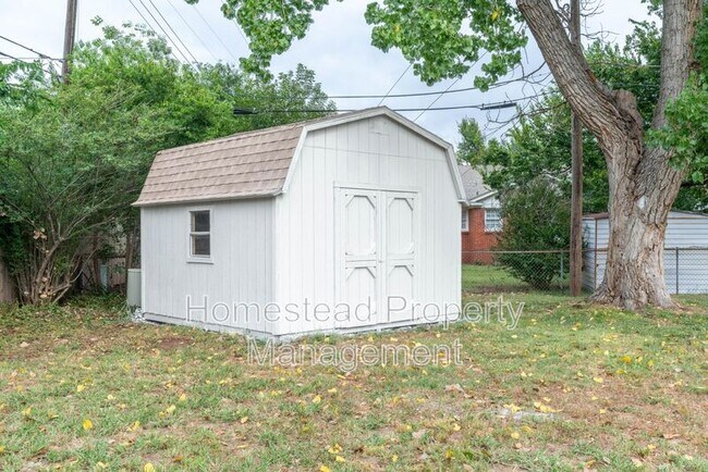 Building Photo - 9412 Britton Cir