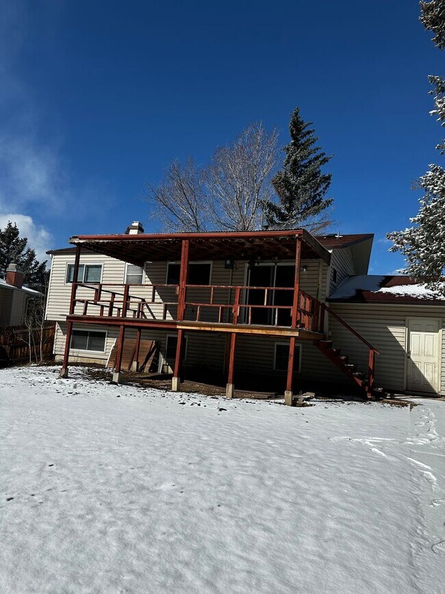 Building Photo - READY NOW!! Fantastic 4-bedroom,2 bath 1 car garage!