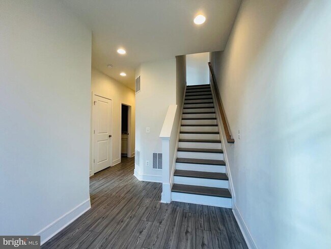 Building Photo - 14554 Alsace Ln