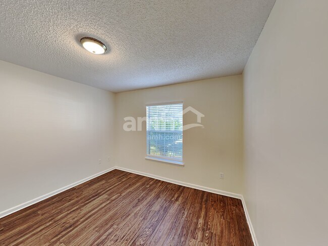 Building Photo - 745 Grand Parke Dr