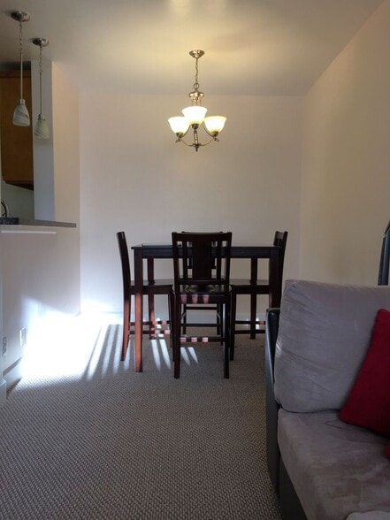 Building Photo - 1 Bed + 1 Bath Brentwood Now Leasing for 2026-2027 UCLA Housing