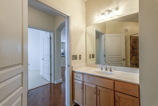Building Photo - Rare rental opportunity at Bristol West End!