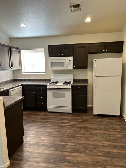 Building Photo - 3624 Silver Sand Ct