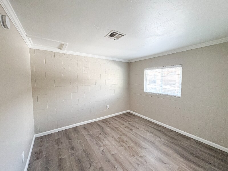 Building Photo - 1110 E Highland Ave