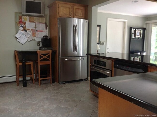 Building Photo - 23 Marlen Dr