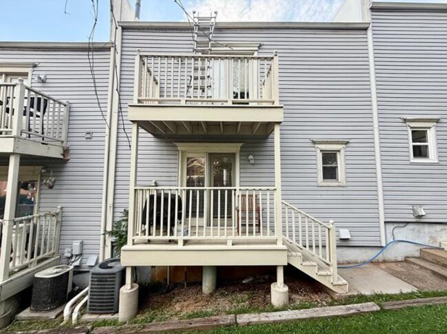 Building Photo - 2 Bed | 2 Bath Condo on Crybaby Hill