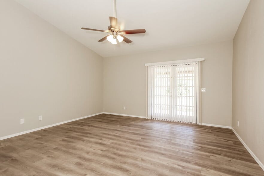 Building Photo - 11205 W Sunflower Pl