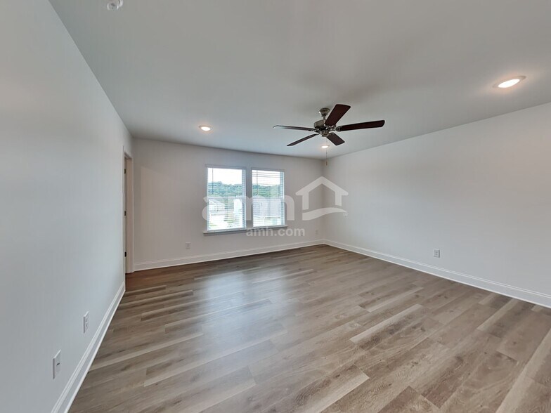 Building Photo - 1644 Soapstone Rd