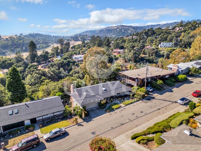 Building Photo - 4081 Oak Hill Rd