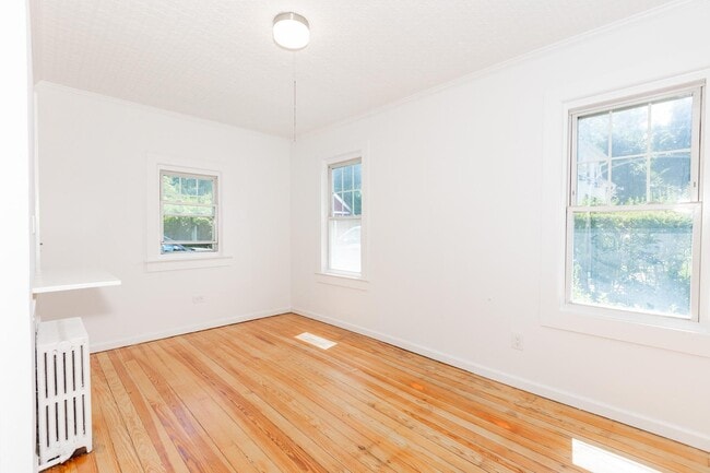 Building Photo - 17 S Pk Ave